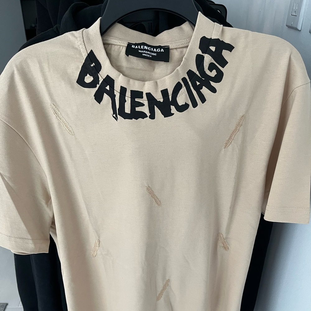 Balenciaga t-shirt small